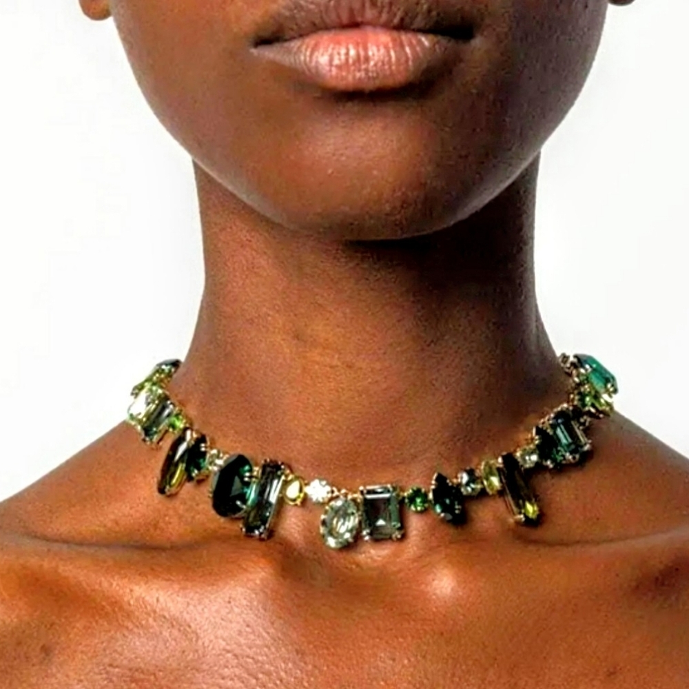 🦋NWOT Swarocski Gema necklace Mixed cuts, Green, Gold-tone plated